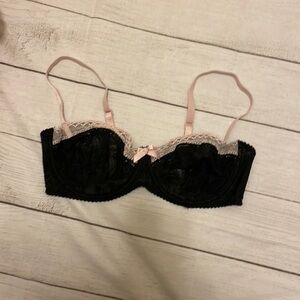 EUC Vintage Victoria’s Secret bra - size 38D​​